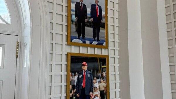 В Белом доме обнаружилась фотография Путина и Трампа, сделанная во время встречи на Аляске - Sputnik Узбекистан