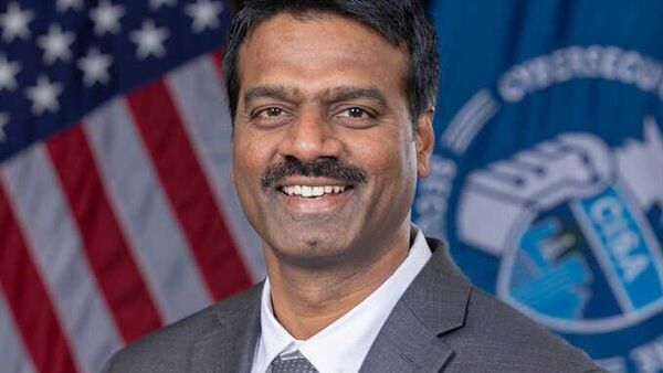 ‍Глава Кибербезопасности США Мадху Готтумуккала загрузил в ChatGPT документы с грифом только для служебного пользования - Sputnik Узбекистан