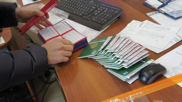 Для работы мигрантов из Узбекистана в ЕАЭС нужны признанные медицинские документы - Sputnik Узбекистан