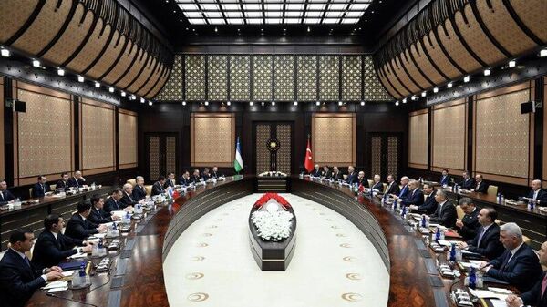 В рамках заседания лидеры двух стран договорились продолжать взаимную поддержку в рамках ООН, ОТГ и других структур - Sputnik Узбекистан