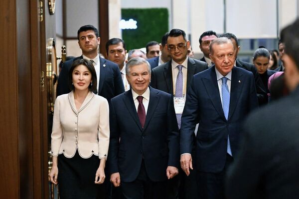 O‘zbekiston Turkiyada 2023-yilgi zilzila qurbonlari uchun qurgan turar joy majmuasi ochildi - Sputnik O‘zbekiston