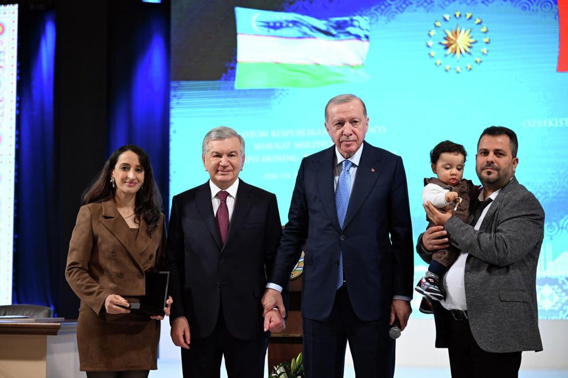 Ўзбекистон Туркияда 2023 йилги зилзила қурбонлари учун қурган турар жой мажмуаси очилди - Sputnik Узбекистан, 1920, 30.01.2026