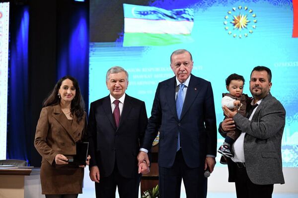 O‘zbekiston Turkiyada 2023-yilgi zilzila qurbonlari uchun qurgan turar joy majmuasi ochildi - Sputnik O‘zbekiston