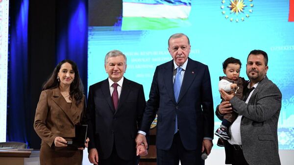 O‘zbekiston Turkiyada 2023-yilgi zilzila qurbonlari uchun qurgan turar joy majmuasi ochildi - Sputnik O‘zbekiston