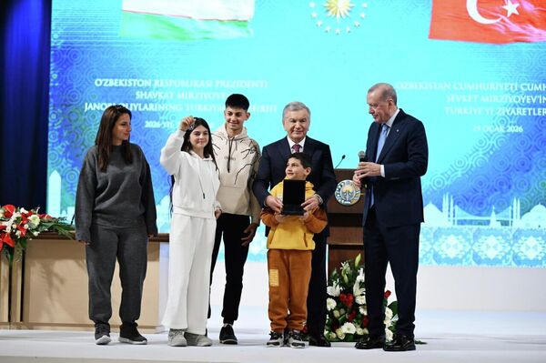 O‘zbekiston Turkiyada 2023-yilgi zilzila qurbonlari uchun qurgan turar joy majmuasi ochildi - Sputnik O‘zbekiston