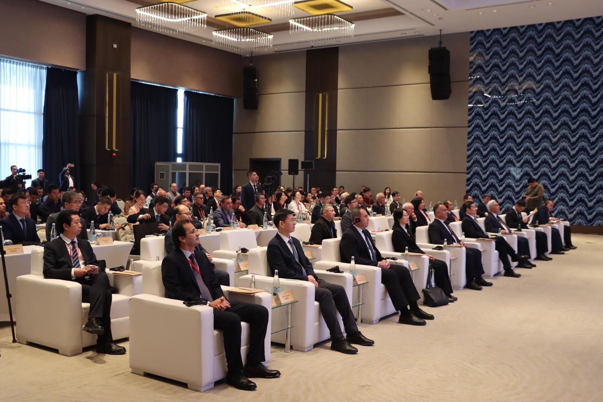 В туристическом комплексе Silk Road Samarkand прошел симпозиум археологов из Узбекистана и Китая.  - Sputnik Узбекистан, 1920, 31.01.2026