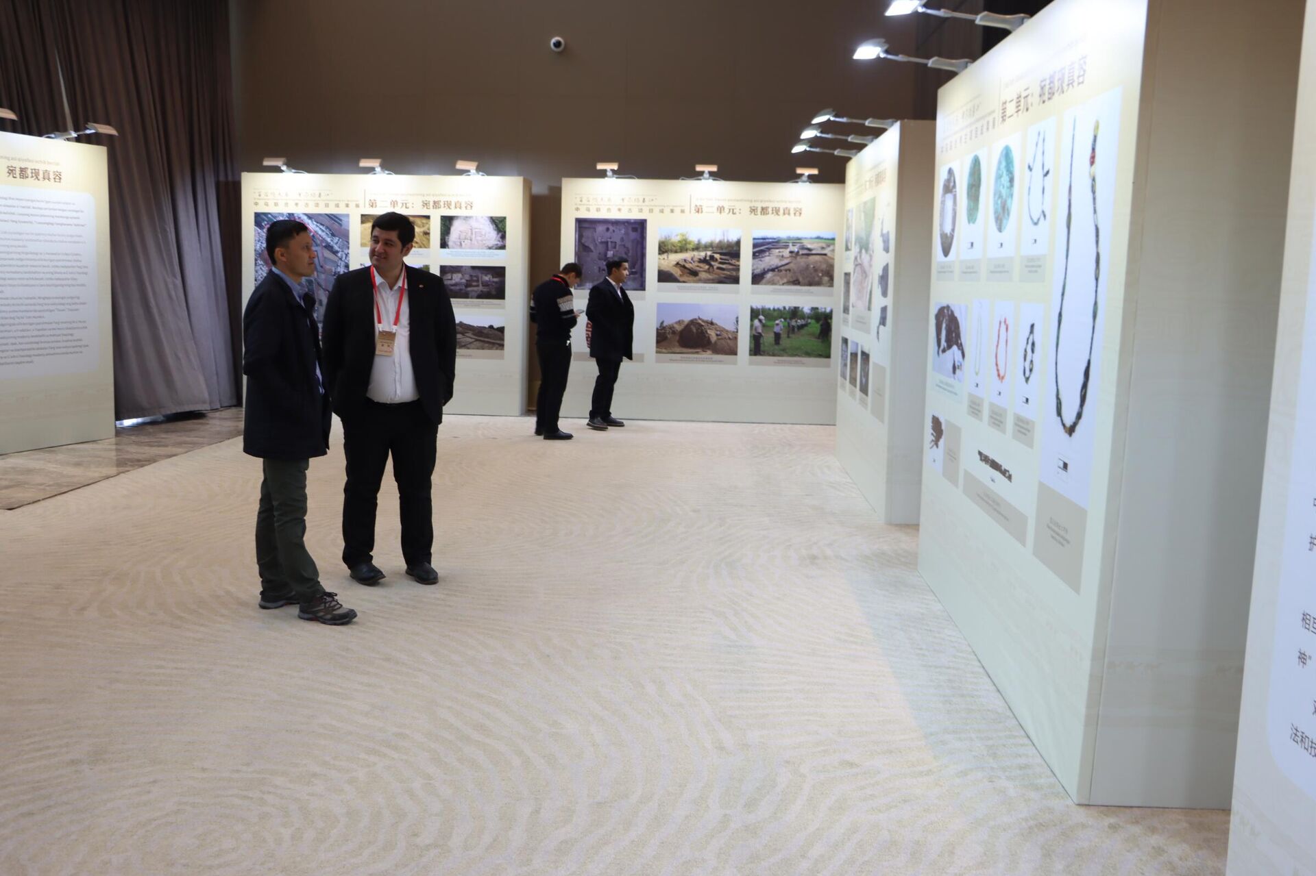 В туристическом комплексе Silk Road Samarkand прошел симпозиум археологов из Узбекистана и Китая.  - Sputnik Узбекистан, 1920, 31.01.2026