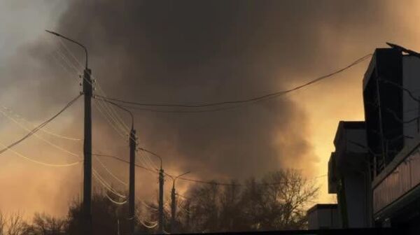 Кадрами с места пожара делится корреспондент @SputnikUzbekistan - Sputnik Узбекистан