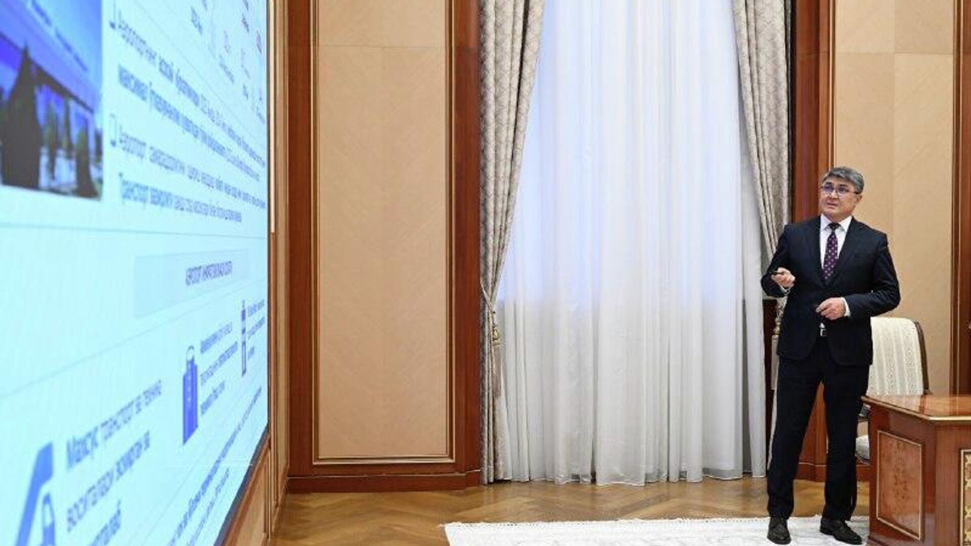 Аэропорт Навои выведут из-под управления Uzbekistan Airports Аэропорт Навои выведут из-под управления Uzbekistan Airports - Sputnik Узбекистан, 1920, 03.02.2026