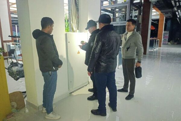 Рабочие группы МЧС приостановили работу ряда объектов в Ташкентской и Сурхандарьинской областях за нарушения требований пожарной безопасности - Sputnik Узбекистан