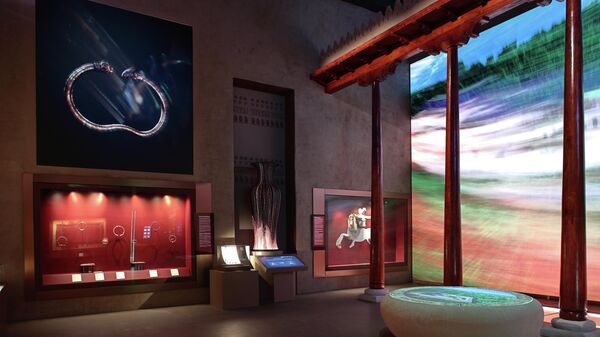 Artefakti Baktrii dostavleni iz Velikobritanii v Sentr islamskoy sivilizatsii - Sputnik O‘zbekiston