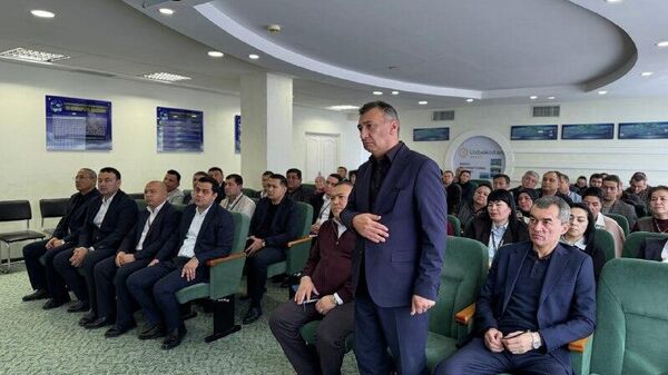 Алишер Клычев назначен директором Международного аэропорта Навои, сообщает хокимият области - Sputnik Узбекистан