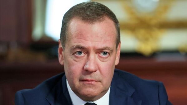 Zampred Sovbeza RF Dmitriy Medvedev  - Sputnik O‘zbekiston