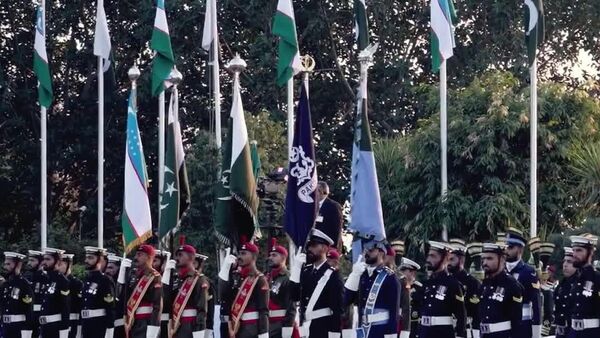 В Исламабаде состоялась торжественная церемония официальной встречи Президента Узбекистана - Sputnik Узбекистан