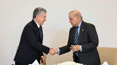 Президент Узбекистана Шавкат Мирзиёев вместе с Премьер-министром Пакистана Шахбазом Шарифом принял участие в совместном бизнес-форуме.