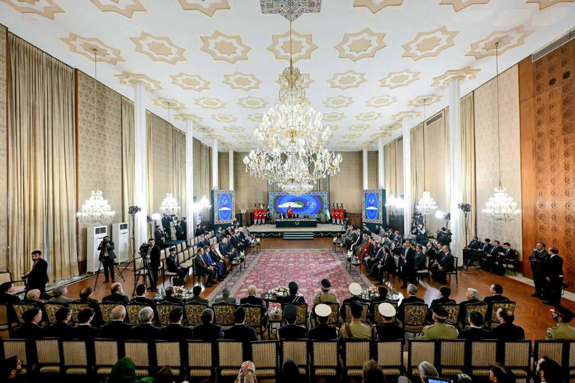 Состоялась церемония вручения президенту Узбекистана Шавкату Мирзиёеву Ордена Нишан-е-Пакистан.  - Sputnik Узбекистан, 1920, 06.02.2026