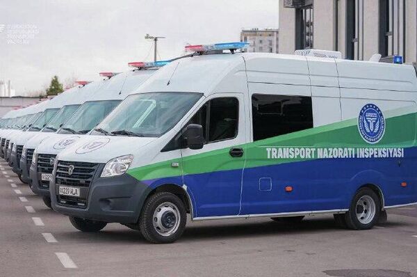 Инспекции по надзору в сфере транспорта передали новые служебные автомобили - Sputnik Узбекистан