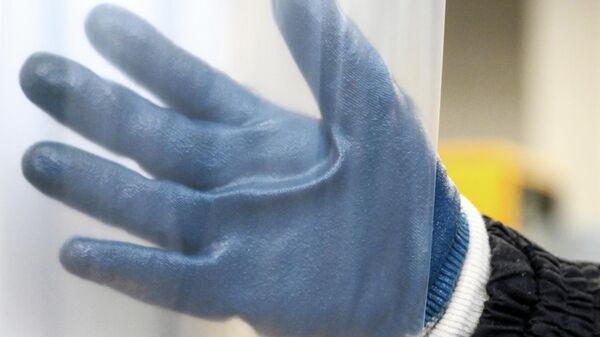 Ученые Академии наук разработали биоразлагаемую рецептуру пленки  - Sputnik Ўзбекистон