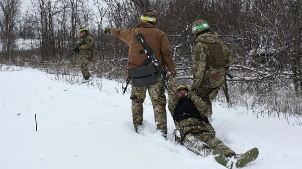 Украинские военные - Sputnik Ўзбекистон