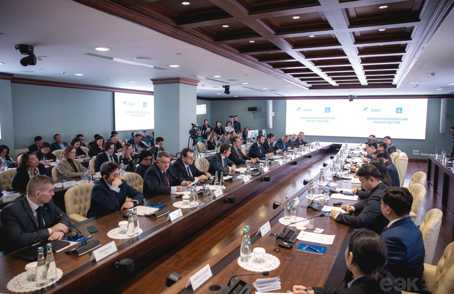В ЕЭК состоялся семинар по вопросам вступления в силу Временного торгового соглашения между ЕАЭС и Монголией. - Sputnik Узбекистан, 1920, 10.02.2026