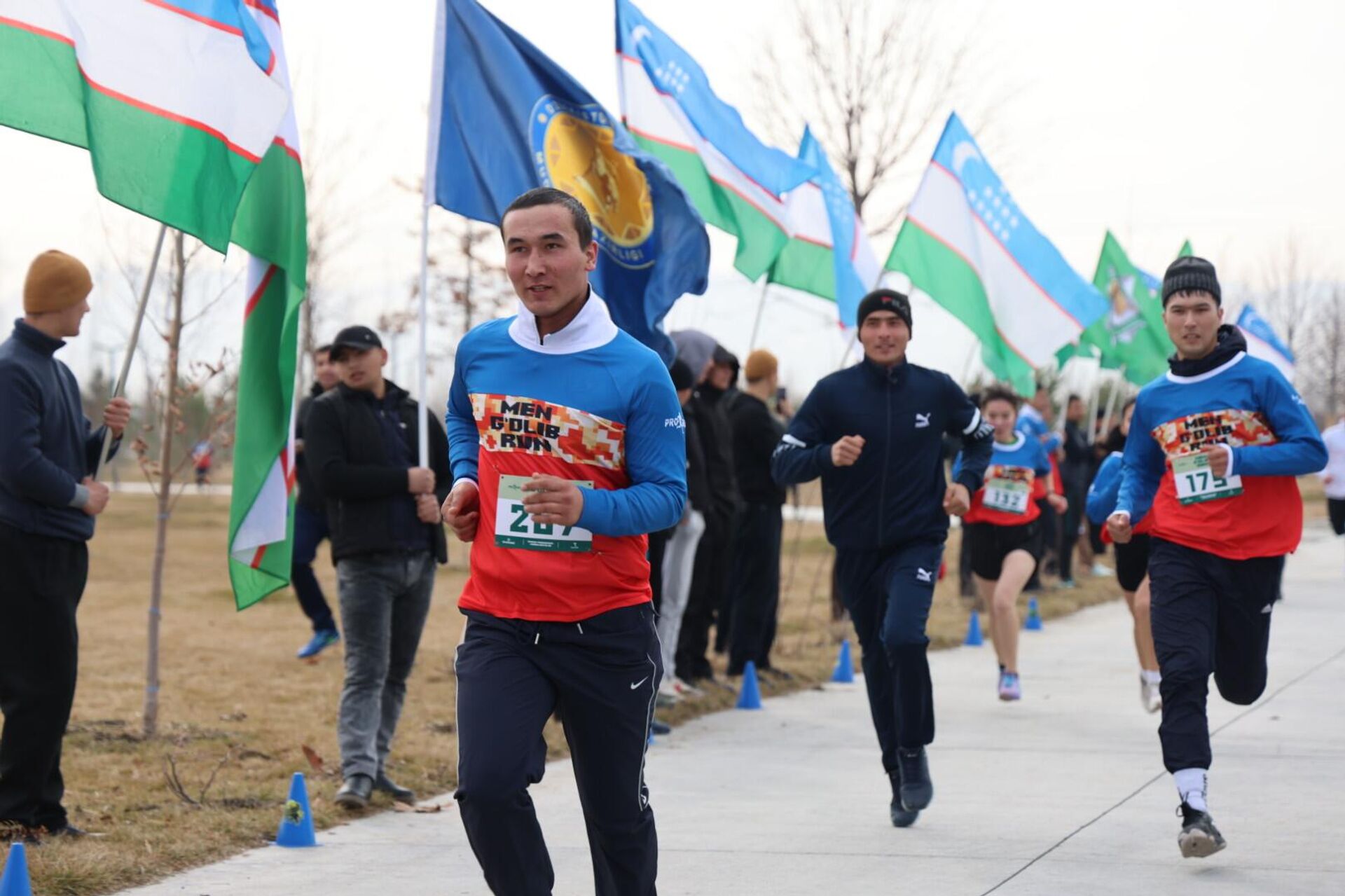 Патриотический забег состоялся на территории туристического комплекса Silk Road Samarkand - Sputnik Узбекистан, 1920, 10.02.2026