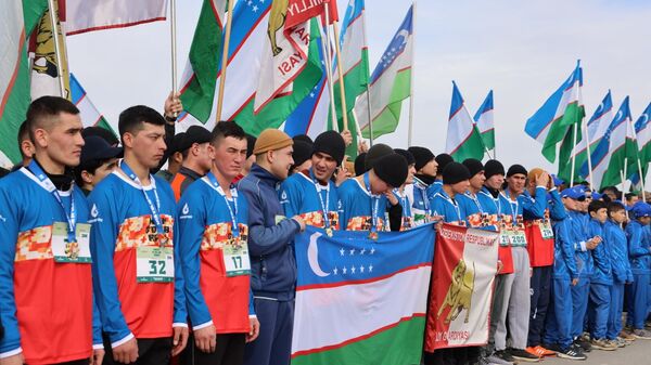 Патриотический забег состоялся на территории туристического комплекса Silk Road Samarkand - Sputnik Узбекистан