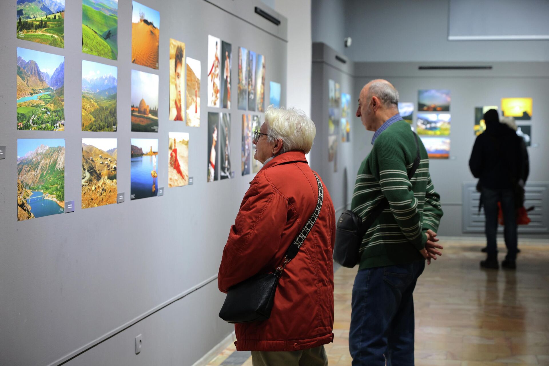 Тошкент Фотосуратлар уйида фотороссомлар ва ҳаваскорлар қўшма кўргазмаси очилди - Sputnik Ўзбекистон, 1920, 12.02.2026