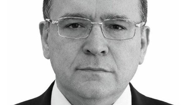 Шавкат Мирзиёев выразил соболезнования в связи со смертью сенатора Олий Мажлиса Миракбара Рахманкулова - Sputnik Узбекистан