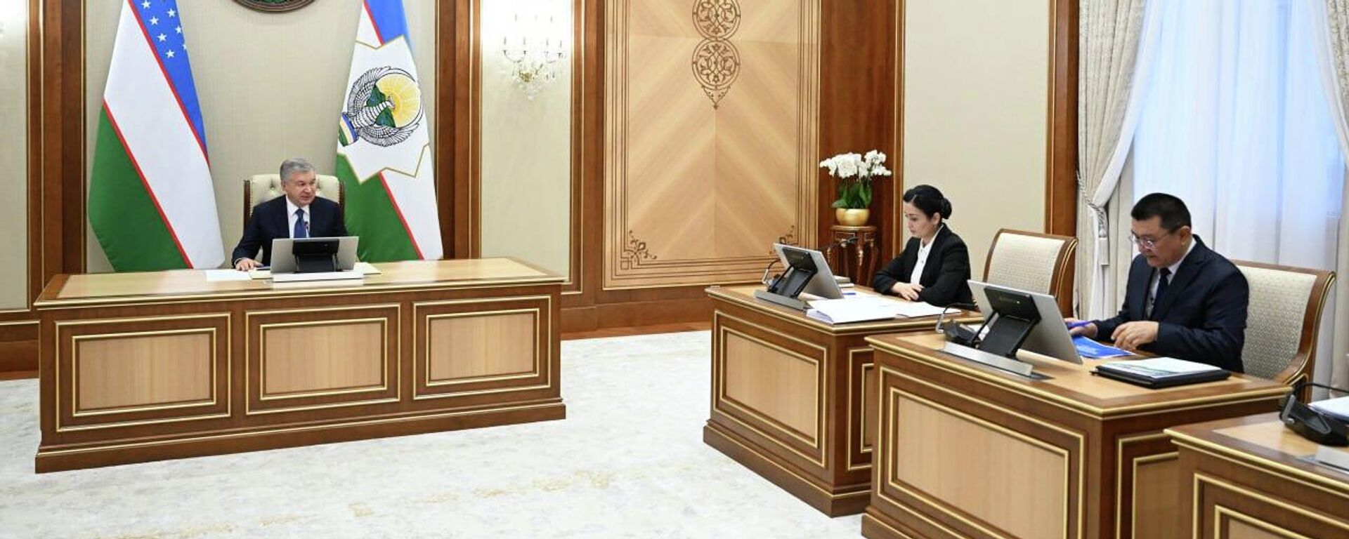 Prezident Shavkat Mirziyoyev zaslushal informatsiyu predsedatelya Visshego sudeyskogo soveta - Sputnik O‘zbekiston, 1920, 12.02.2026