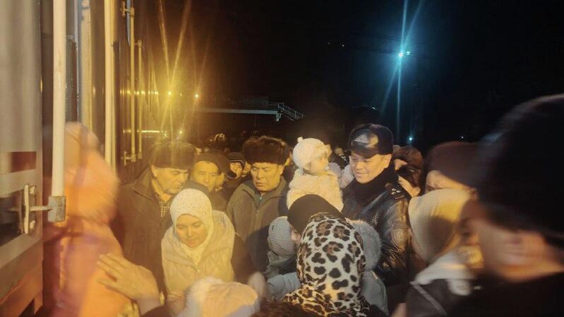 Из-за перекрытия перевала Камчик открыли дополнительные железнодорожные рейсы - Sputnik Узбекистан, 1920, 12.02.2026