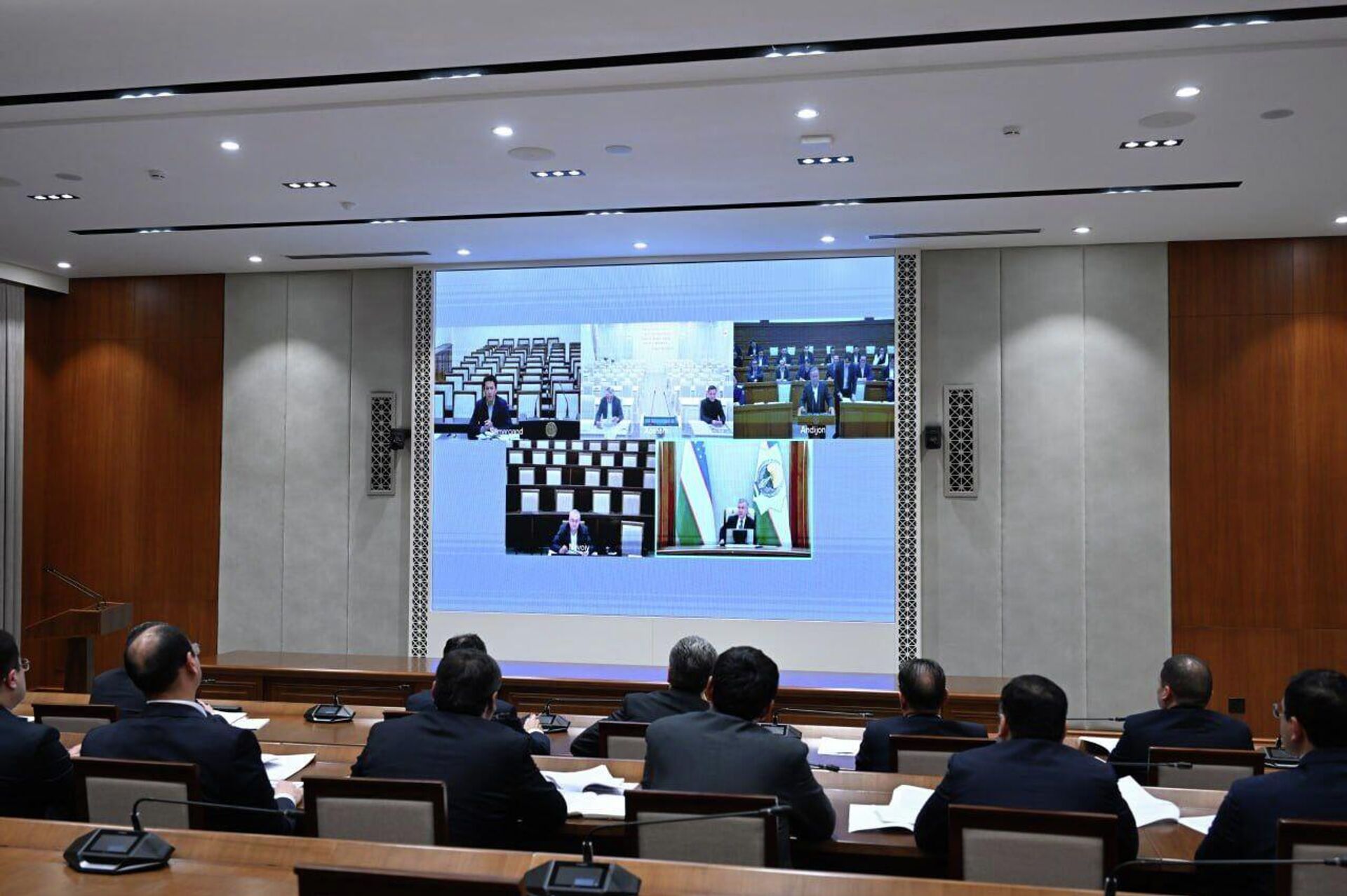 Шавкат Мирзиёев определил приоритеты социально-экономического развития Андижанской области на 2026 год. Шавкат Мирзиёев определил приоритеты социально-экономического развития Андижанской области на 2026 год. - Sputnik Узбекистан, 1920, 13.02.2026