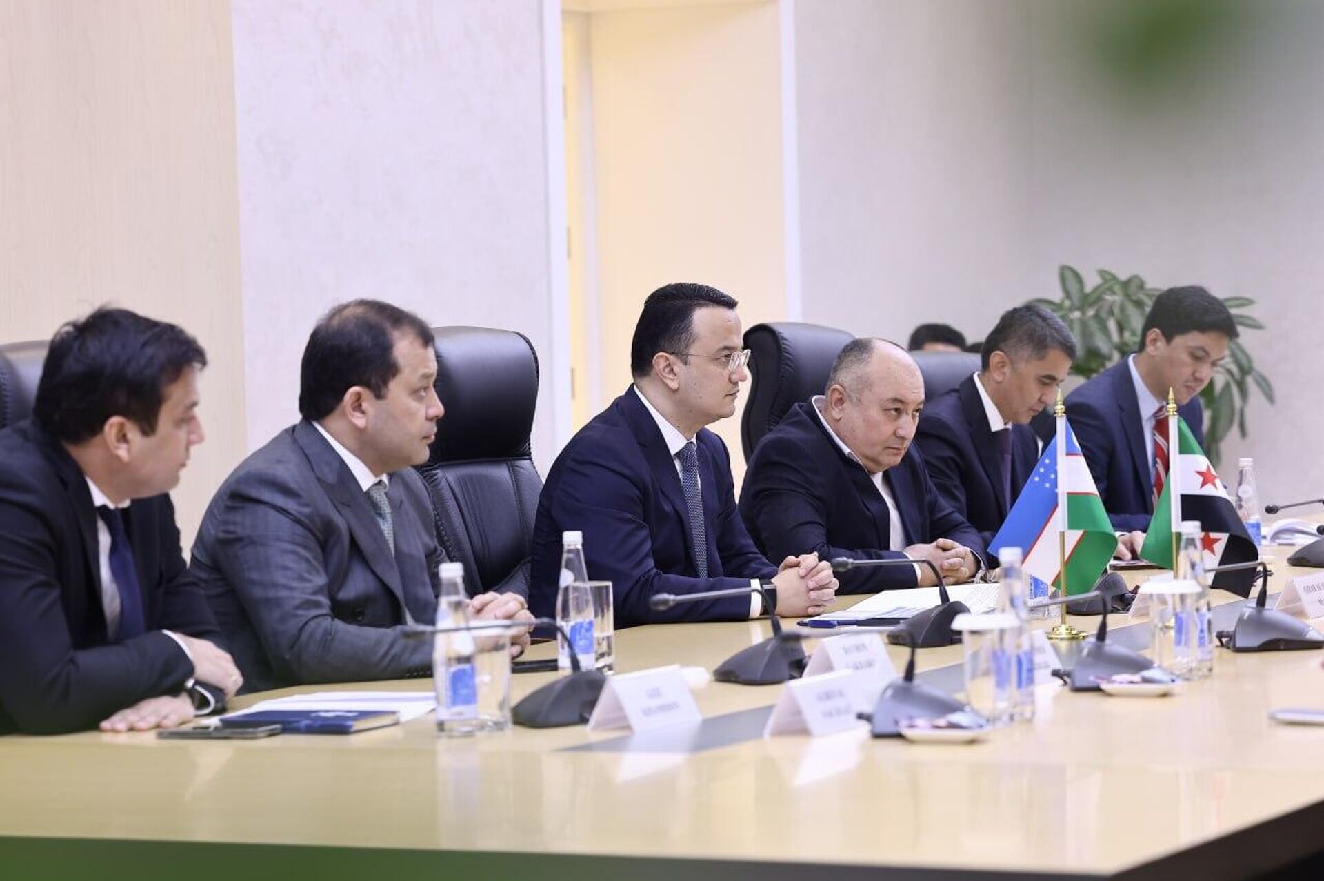 В Ташкенте состоялись переговоры и бизнес-форум с участием делегации Сирии. - Sputnik Узбекистан, 1920, 13.02.2026