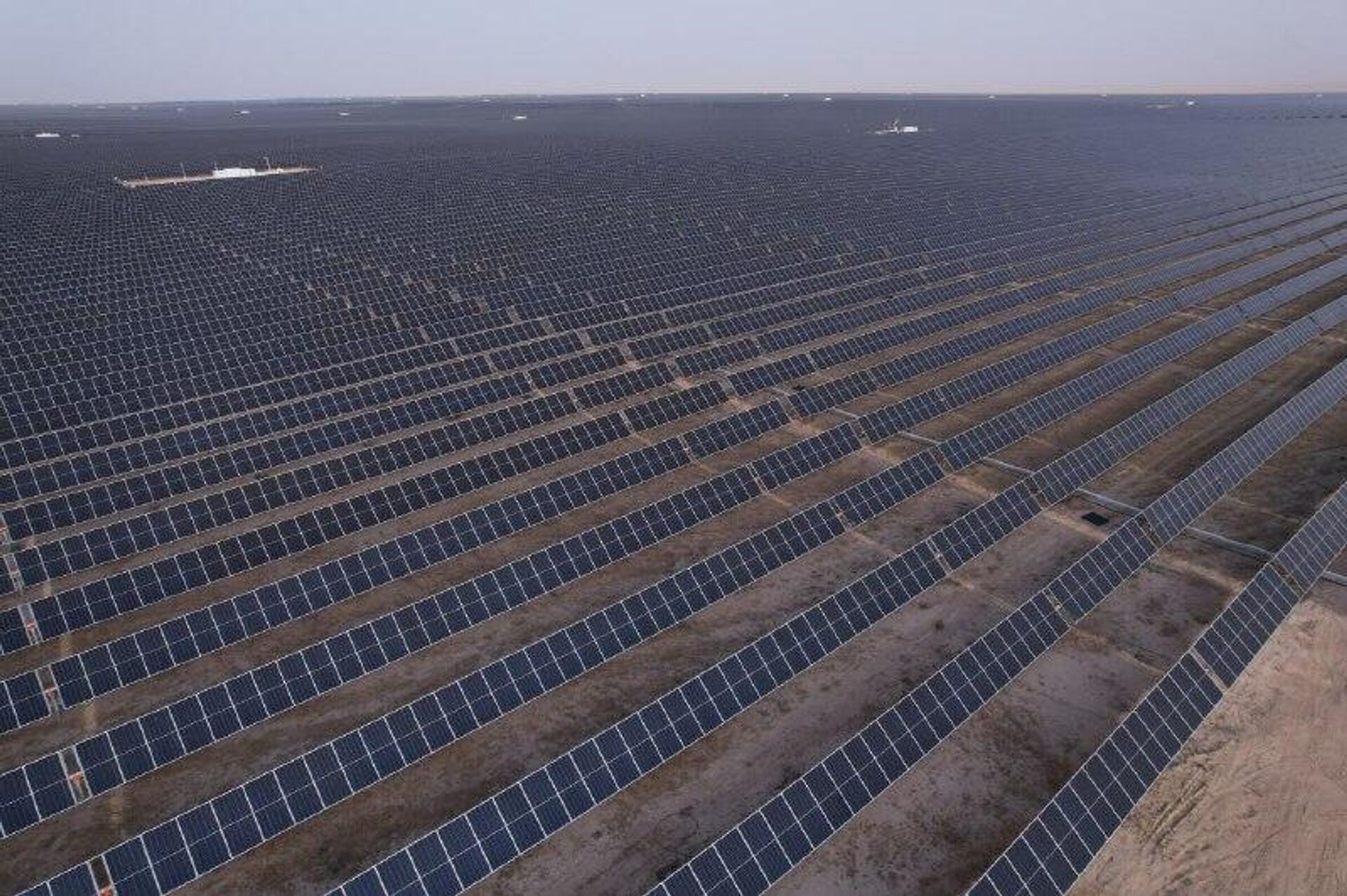 Объем электроэнергии, произведенной солнечными и ветровыми электростанциями РУз, достиг с начала 2026 года 1 млрд кВт⋅ч - Sputnik Узбекистан, 1920, 13.02.2026