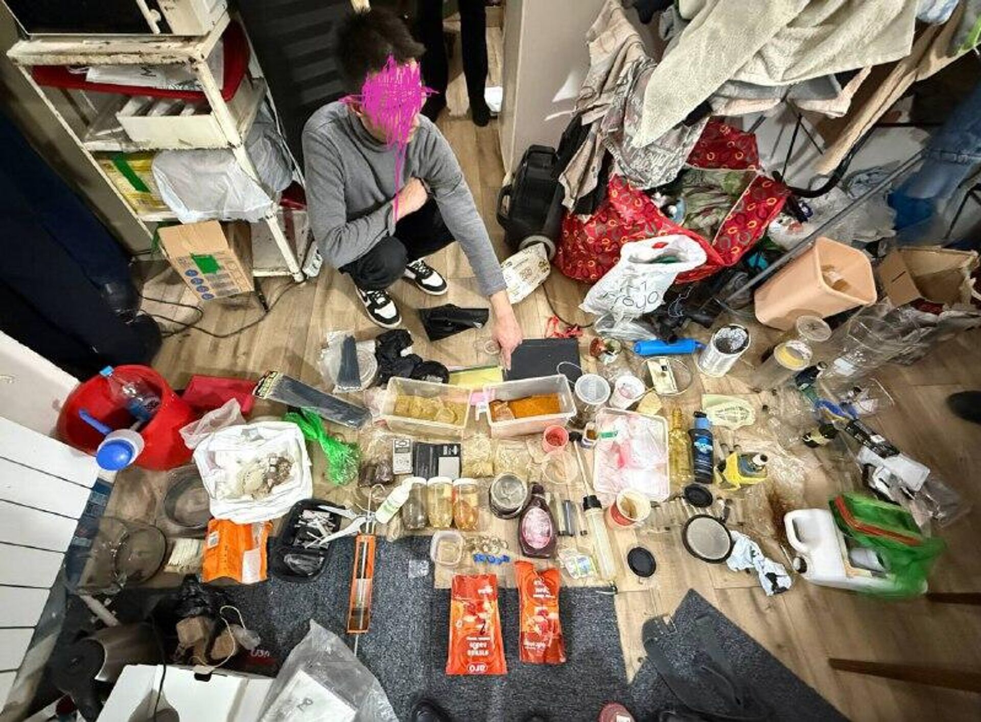 🟠 Таможенники в аэропорту Ташкента совместно с СГБ пресекли ввоз наркотиков под видом сладостей - Sputnik Узбекистан, 1920, 13.02.2026