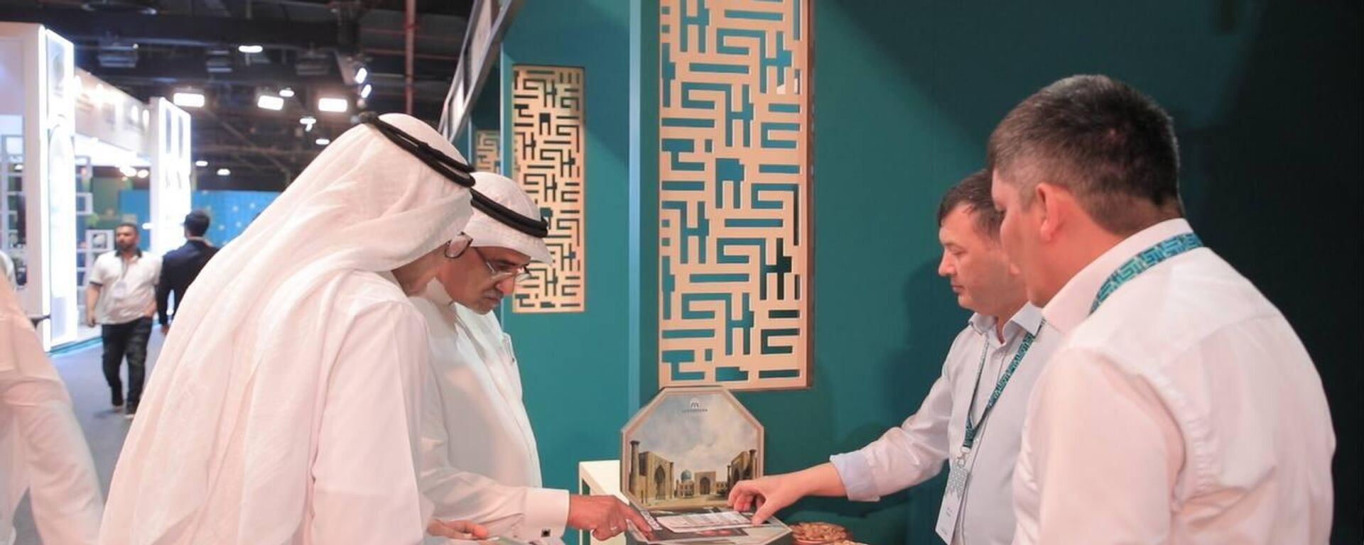 Na vistavke Makkah Halal Forum 2026 predprinimateli iz Uzbekistana predstavlyayut svoyu produksiyu - Sputnik O‘zbekiston, 1920, 15.02.2026