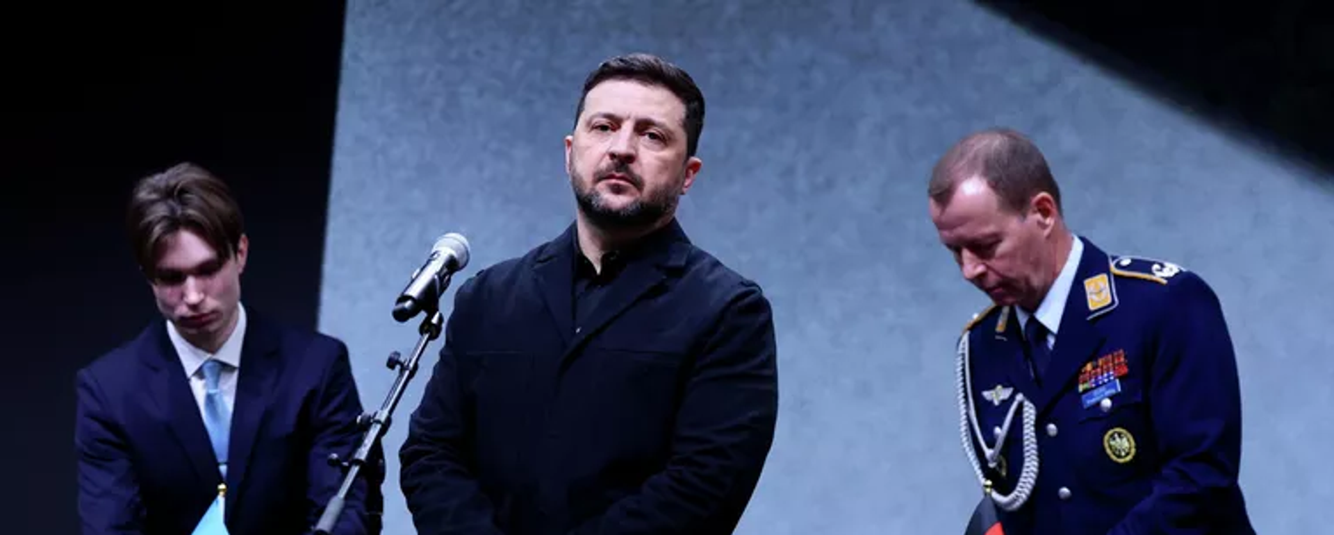 Vladimir Zelenskiy na Munxenskoy konferensii po bezopasnosti - Sputnik O‘zbekiston, 1920, 15.02.2026