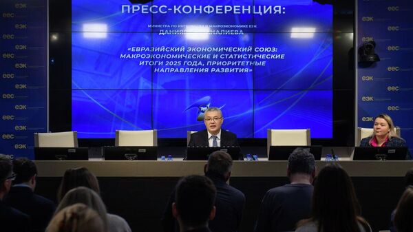 Пресс-конференция министра по интеграции и макроэкономике ЕЭК Данияра Иманалиева - Sputnik Ўзбекистон