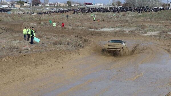 В Самарканде определили победителей первого этапа Кубка Узбекистана по автокроссу - Sputnik Узбекистан