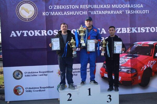 В Самарканде определили победителей первого этапа Кубка Узбекистана по автокроссу - Sputnik Узбекистан