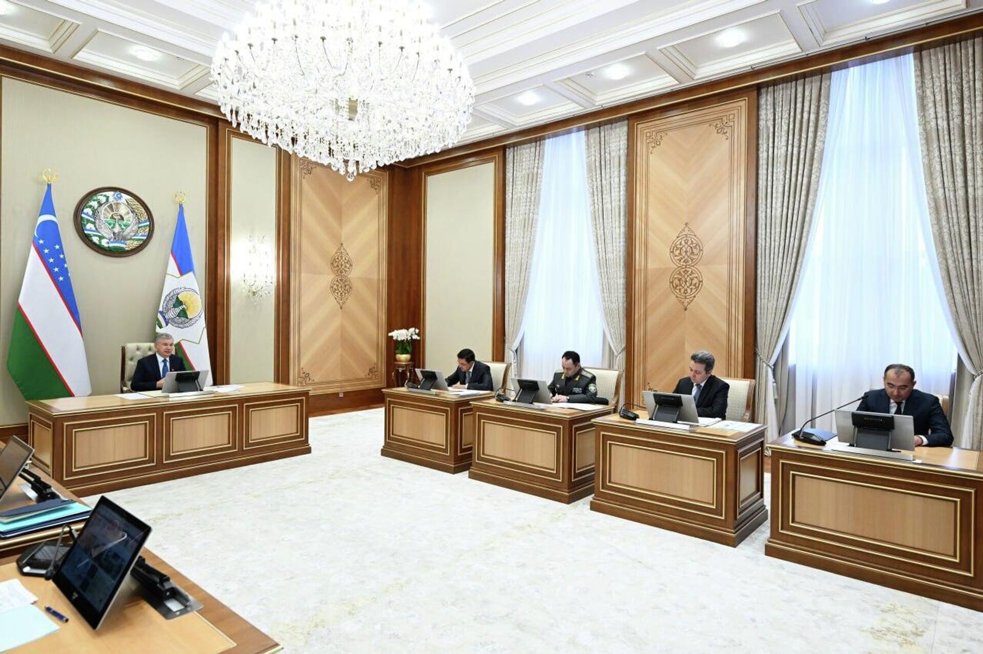 Президент ознакомился с презентацией работ по запуску в космос искусственного спутника - Sputnik Ўзбекистон, 1920, 16.02.2026