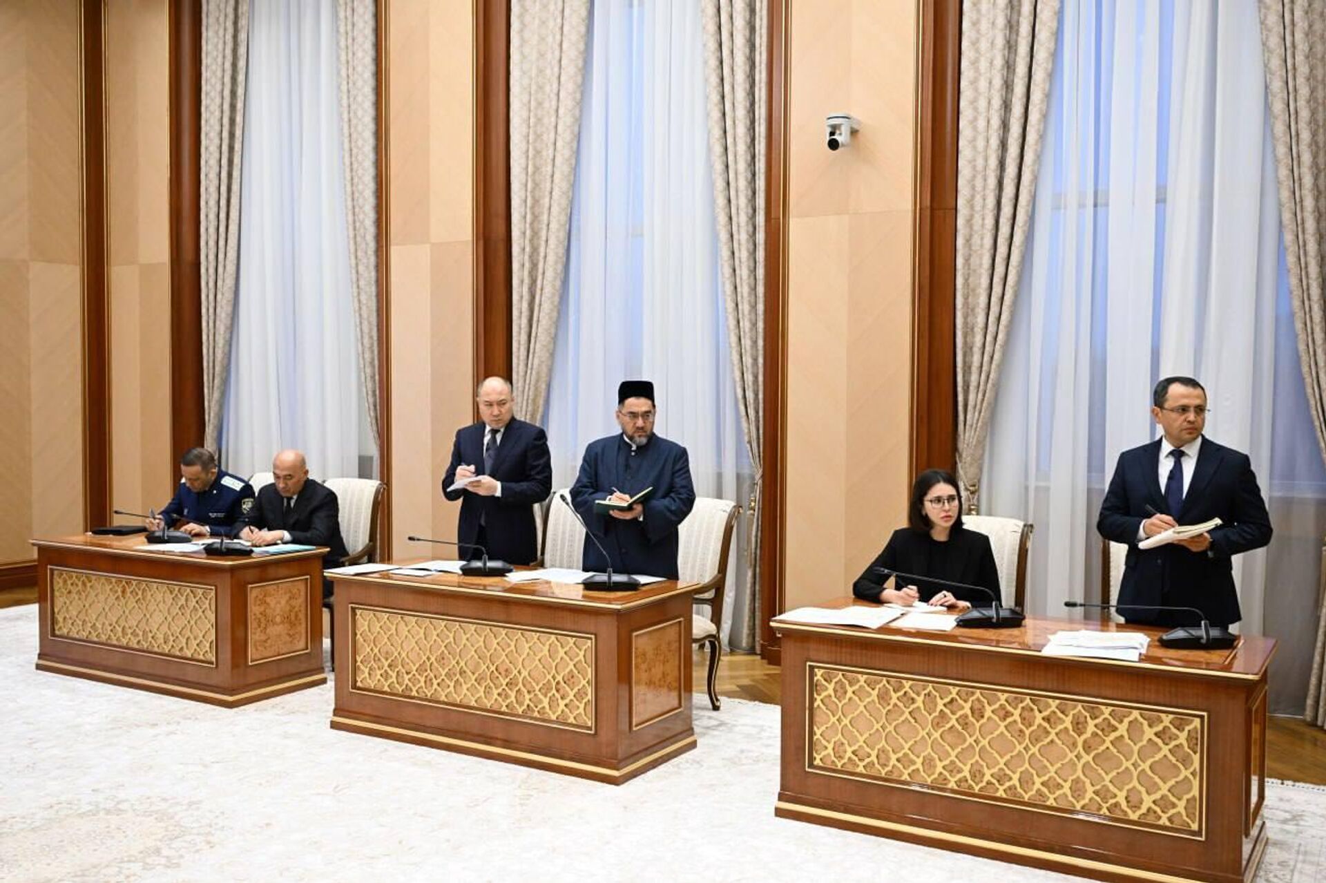 Шавкат Мирзиёев обсудил усиление соцзащиты нуждающихся в месяц Рамазан Шавкат Мирзиёев обсудил усиление соцзащиты нуждающихся в месяц Рамазан - Sputnik Узбекистан, 1920, 17.02.2026