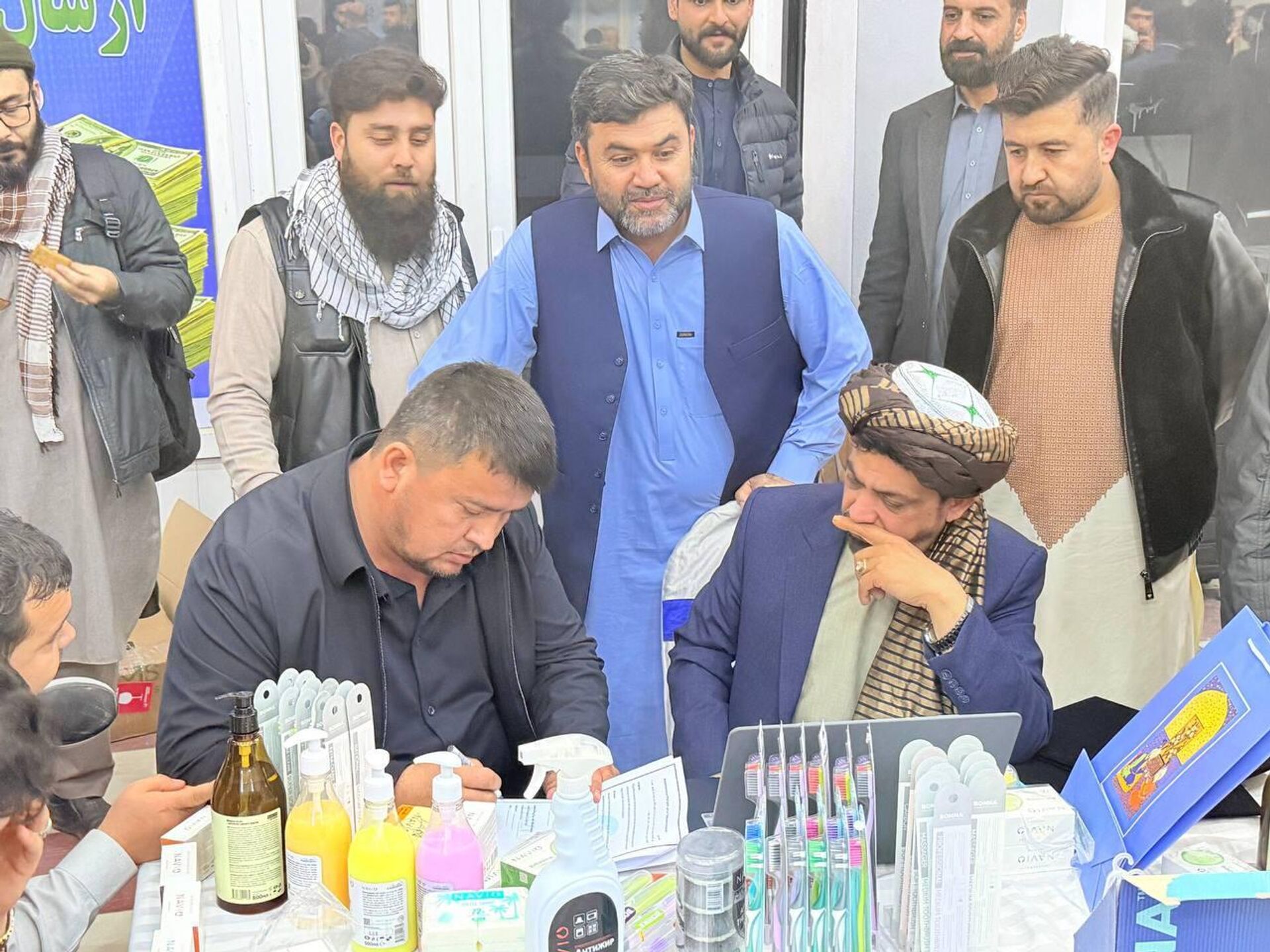 В Мазари-Шарифе состоялась бизнес-встреча с участием предпринимателей Узбекистана и Афганистана.  - Sputnik Узбекистан, 1920, 18.02.2026