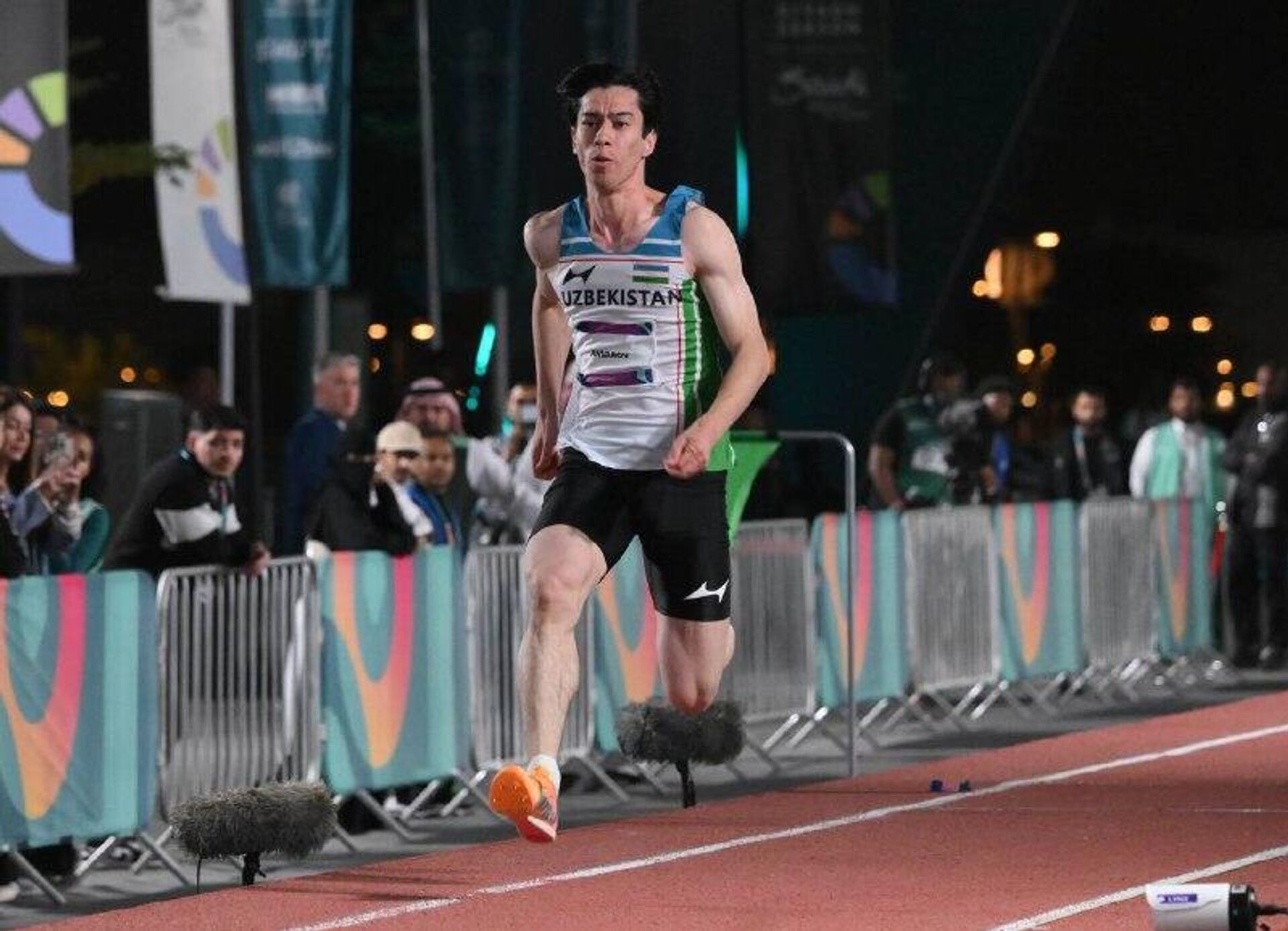 Легкоатлеты из Узбекистана завоевали медали на турнире в Турции - Sputnik Узбекистан, 1920, 18.02.2026