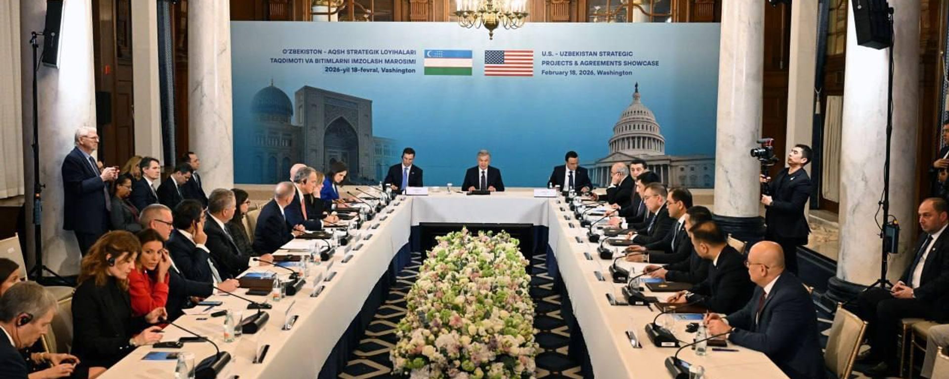 Подписан пакет соглашений по направлениям узбекско-американского сотрудничества - Sputnik Ўзбекистон, 1920, 19.02.2026