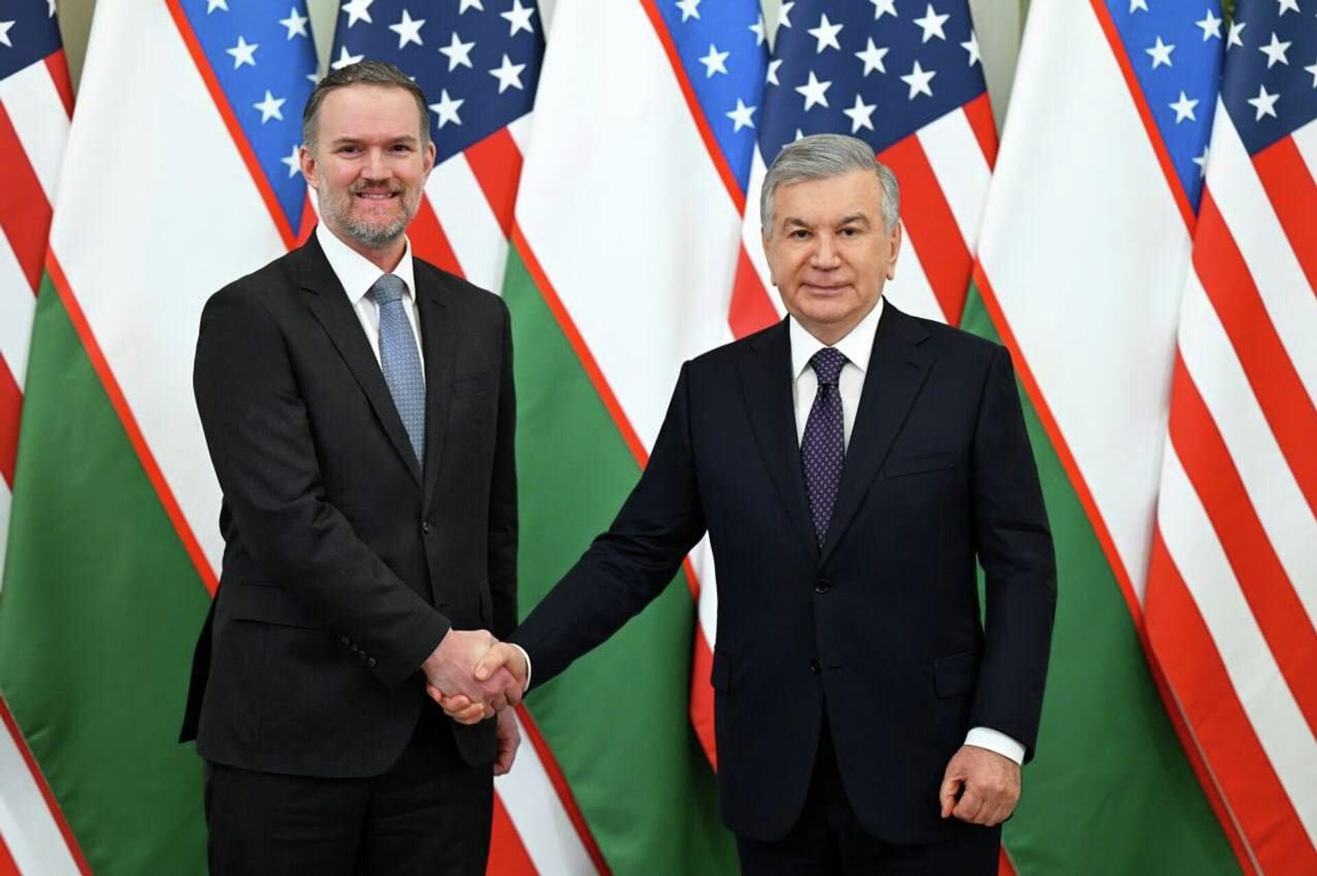 В рамках визита Мирзиёев обсудил вопросы торговли и вступления в ВТО с торгпредом США Джеймисоном Гриром В рамках визита Мирзиёев обсудил вопросы торговли и вступления в ВТО с торгпредом США Джеймисоном Гриром - Sputnik Узбекистан, 1920, 19.02.2026