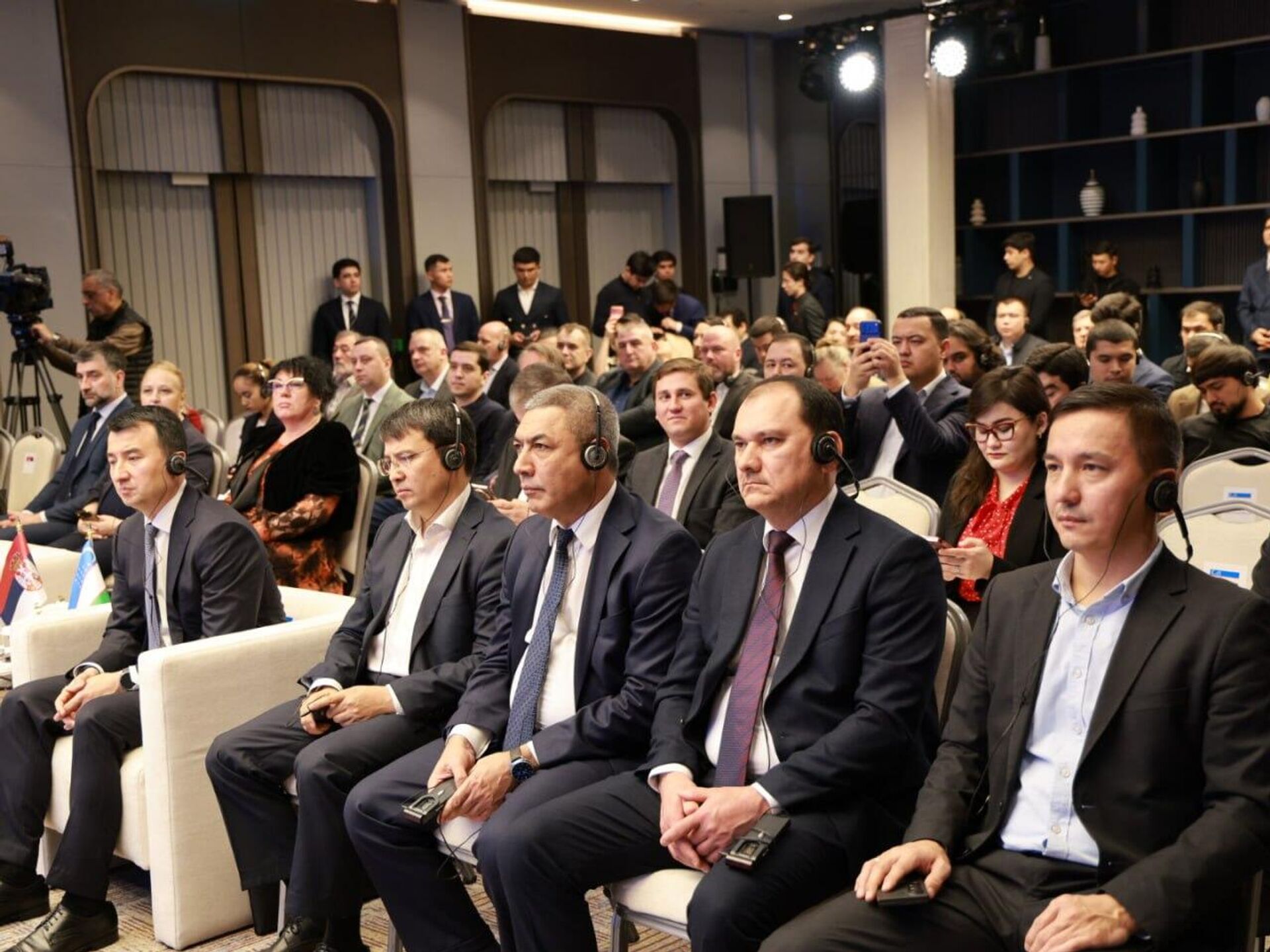 В Ташкенте состоялся Узбекско-сербский бизнес-форум. - Sputnik Узбекистан, 1920, 20.02.2026