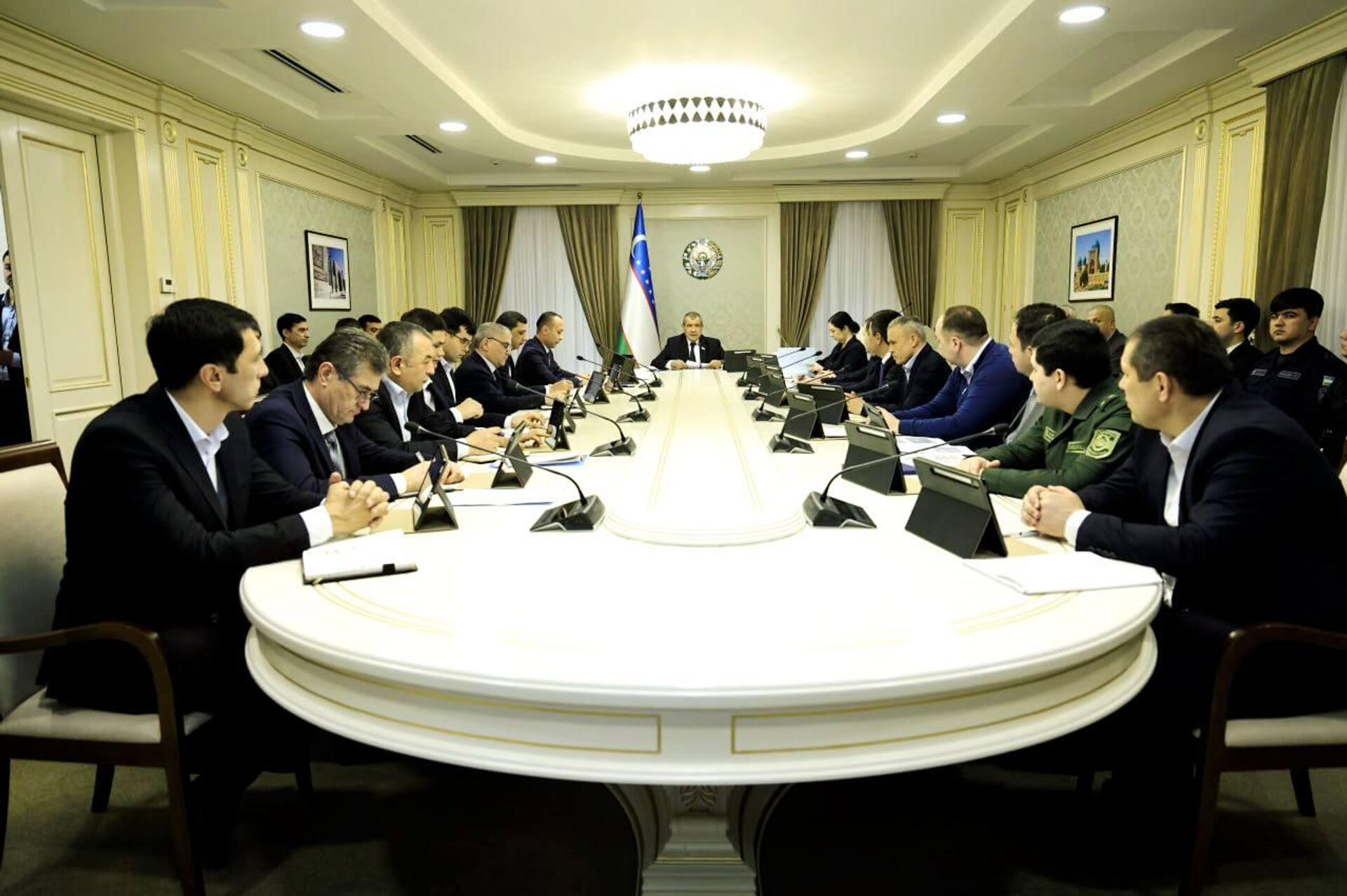 Уполномоченный Олий Мажлиса Узбекистана по правам человека представил доклад о деятельности за 2025 год.
Уполномоченный Олий Мажлиса Узбекистана по правам человека представил доклад о деятельности за 2025 год.
- Sputnik Узбекистан, 1920, 22.02.2026