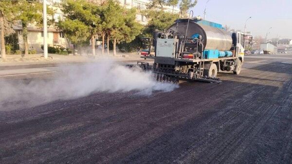 Во всех районах Ташкента идет карточно-ямочный ремонт дорог - Sputnik Узбекистан