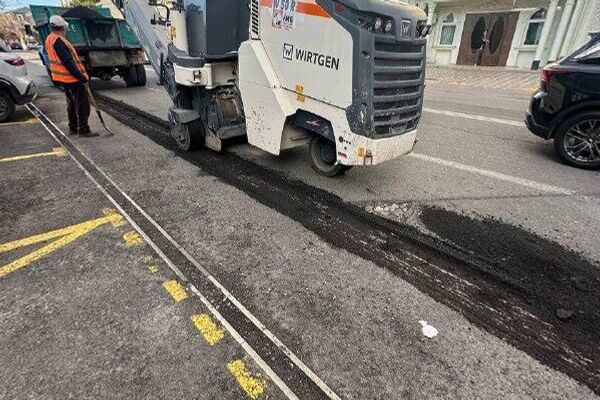 Во всех районах Ташкента идет карточно-ямочный ремонт дорог Во всех районах Ташкента идет карточно-ямочный ремонт дорог - Sputnik Узбекистан