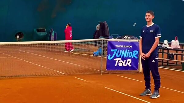Юный теннисист из Узбекистана стал победителем турнира в Румынии - Sputnik Узбекистан